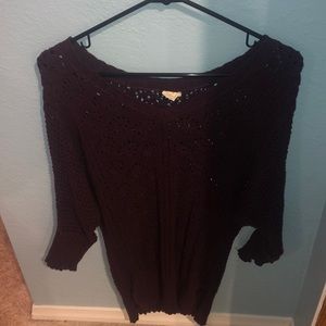 Maroon mid-sleeve long sweater